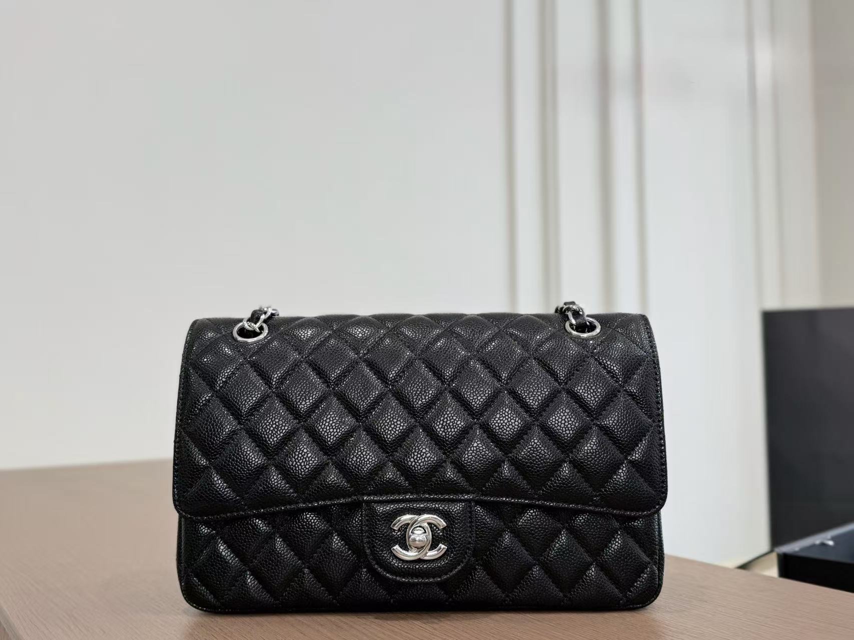  シャネル「CHANEL」ショルダーバッグ