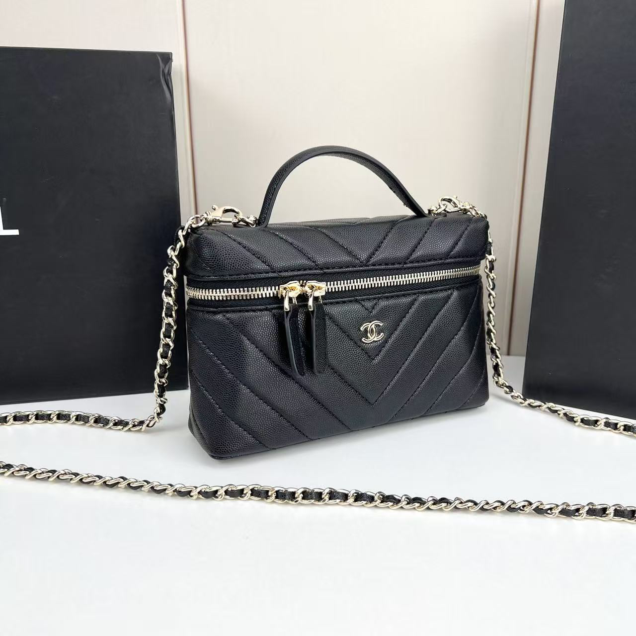シャネル「CHANEL」のショルダーバッグ