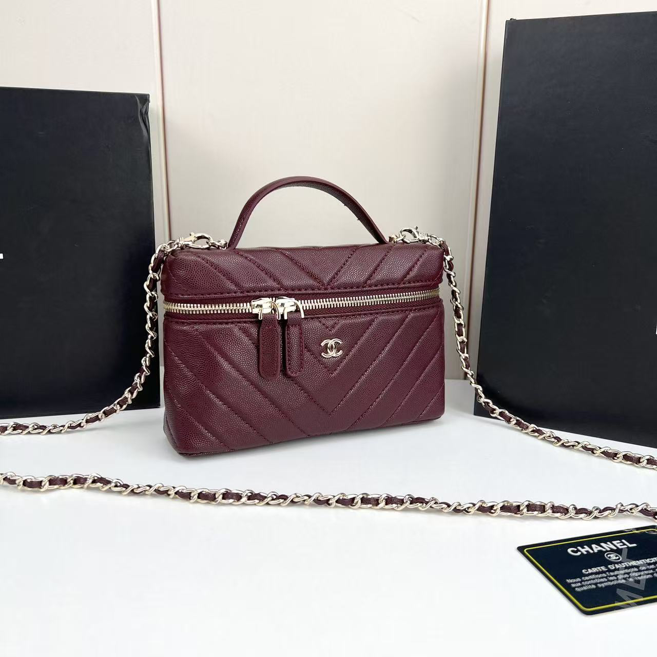 シャネル「CHANEL」のショルダーバッグ