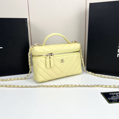 シャネル「CHANEL」のショルダーバッグ