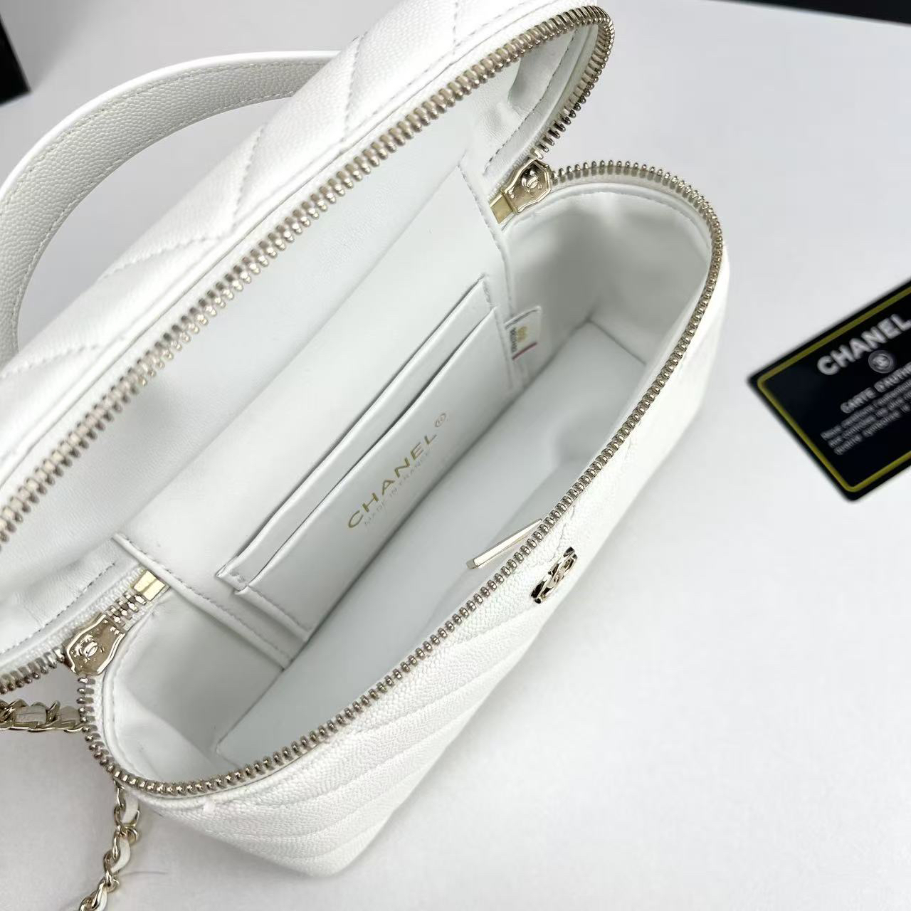 シャネル「CHANEL」のショルダーバッグ
