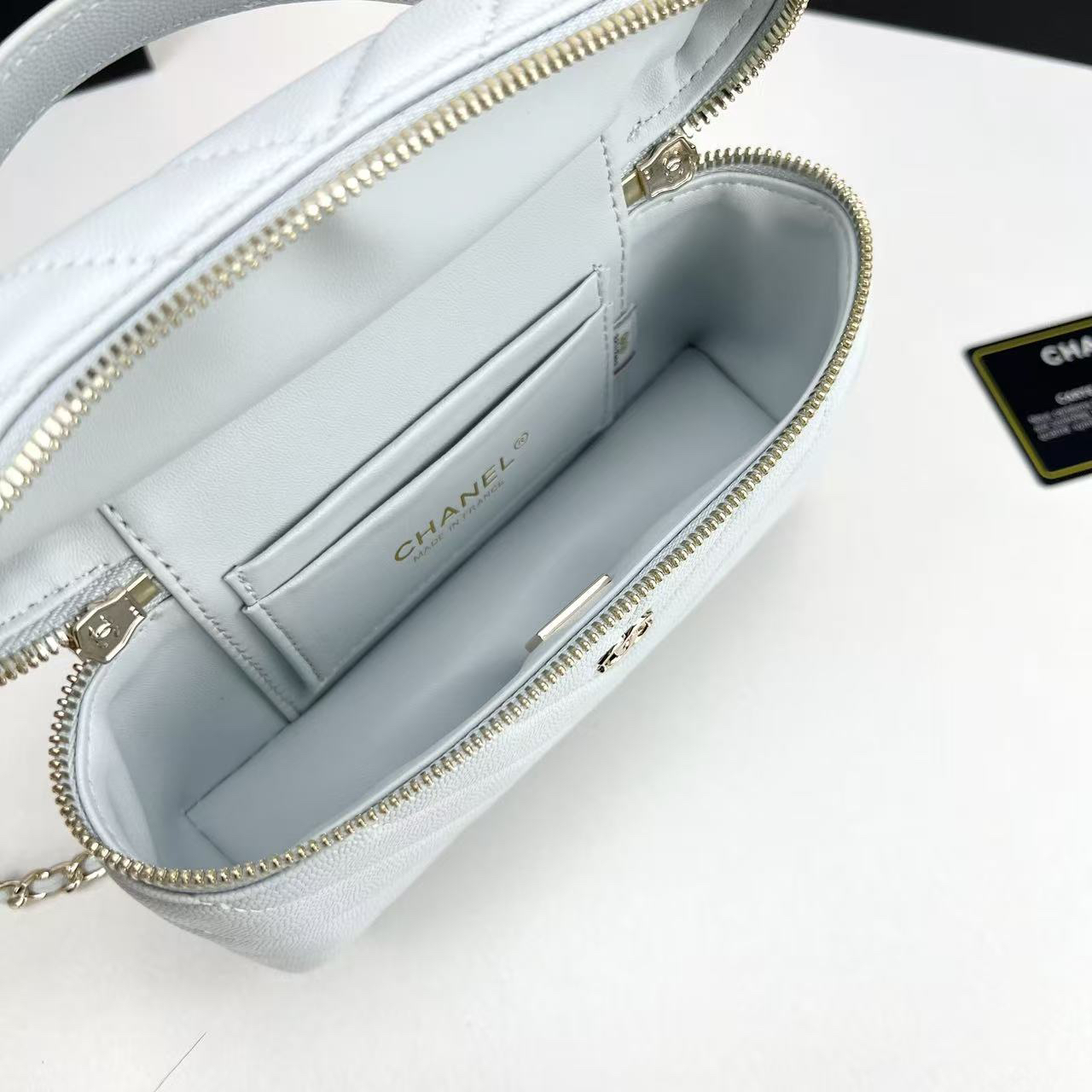 シャネル「CHANEL」のショルダーバッグ