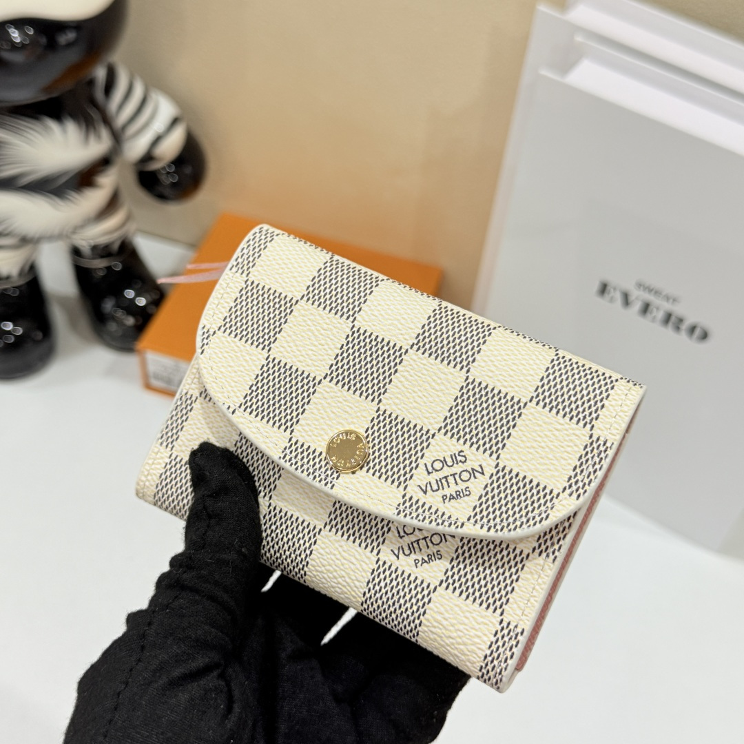 ルイ・ヴィトン「LV」ウォレット
