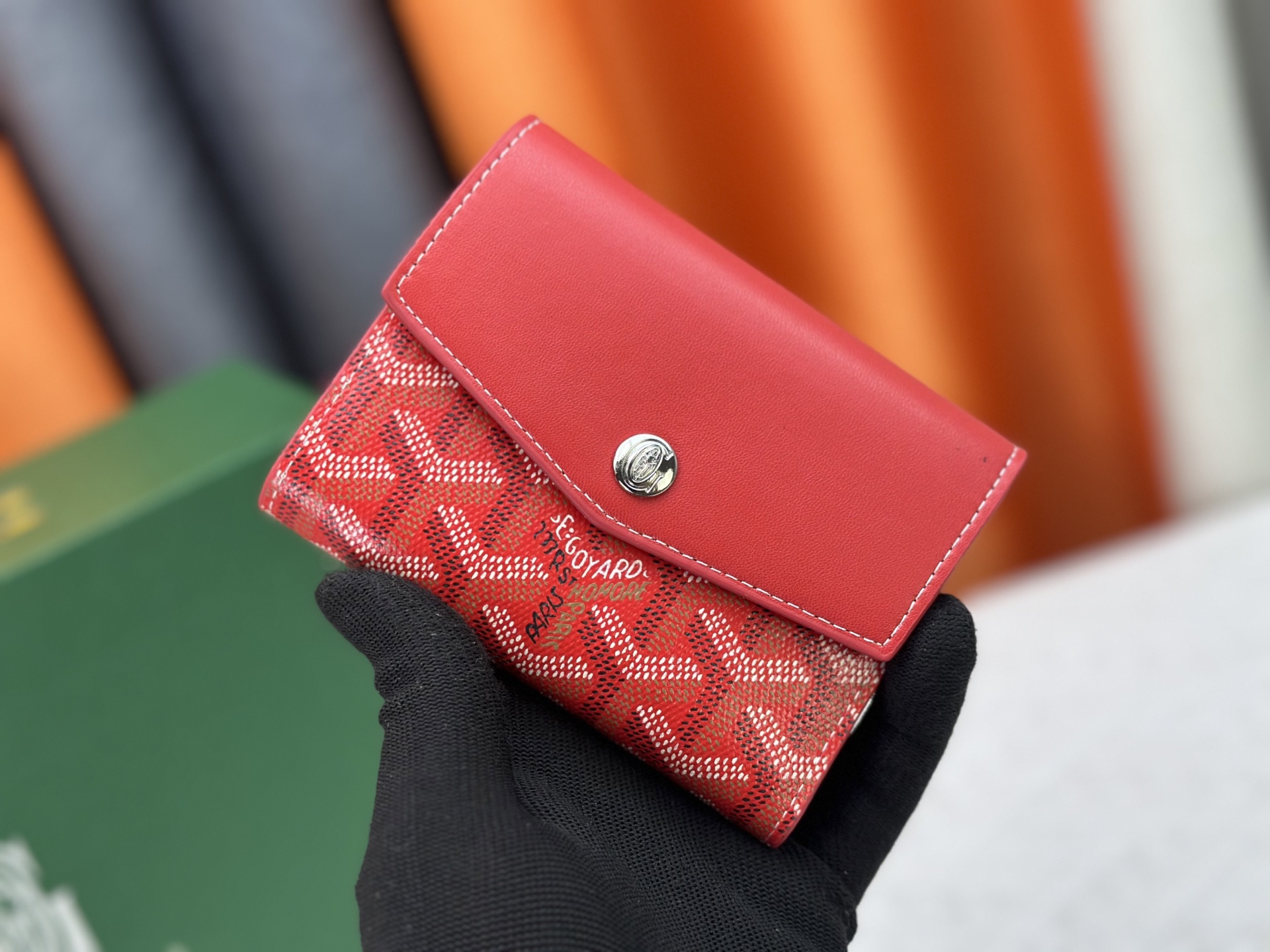 ルイ・ヴィトン「LV」ウォレット
