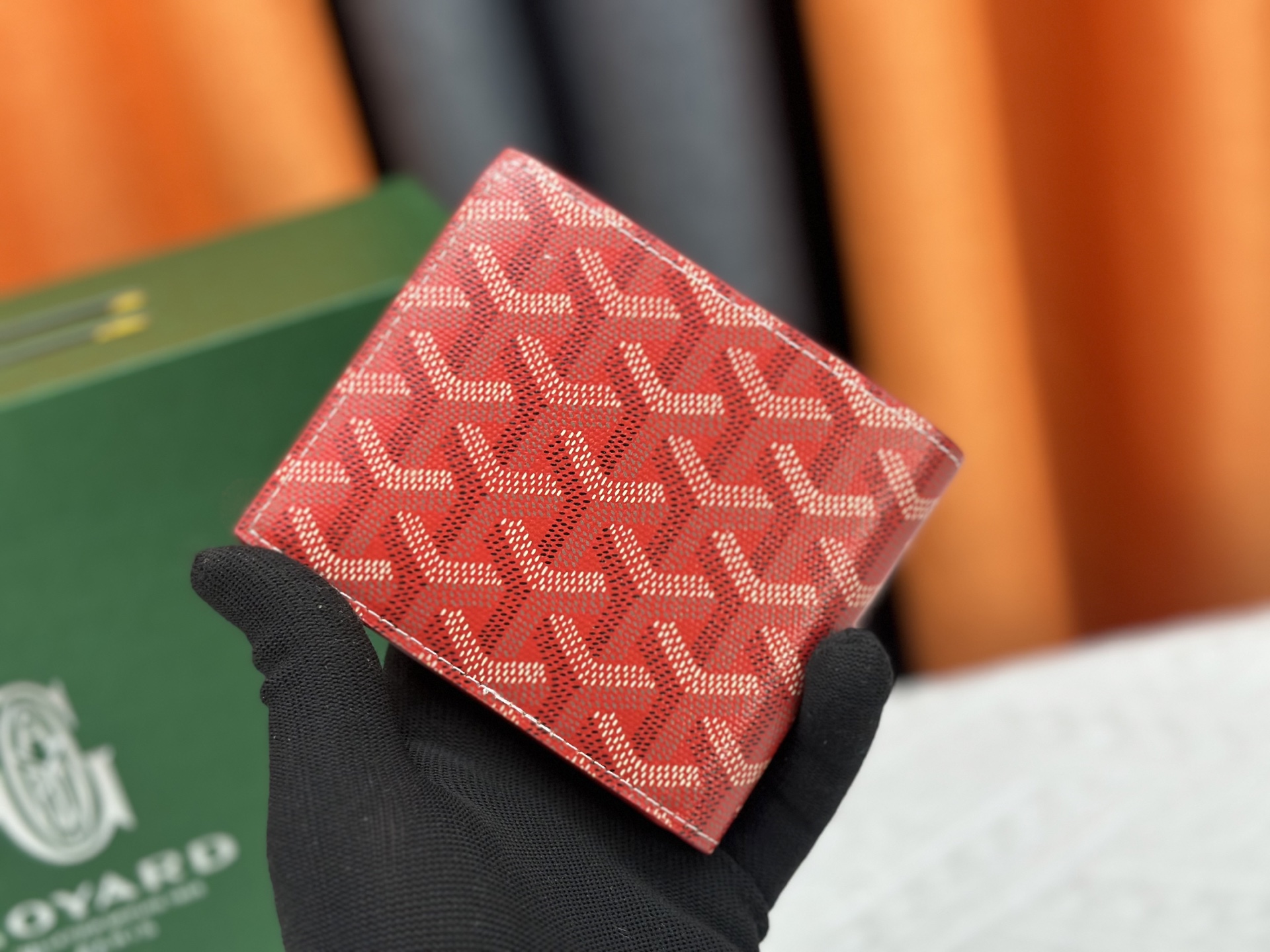 ルイ・ヴィトン「LV」ウォレット