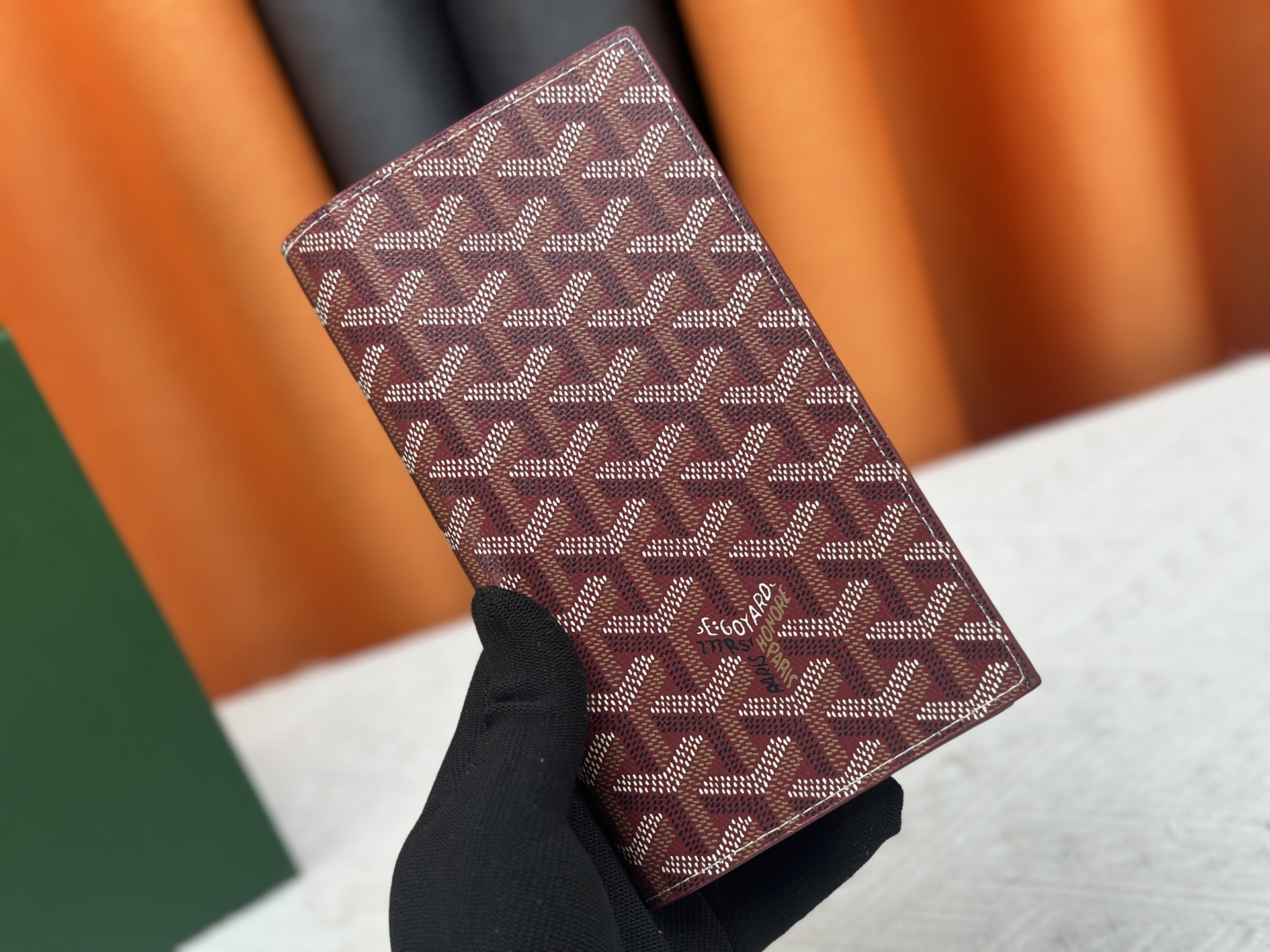 ルイ・ヴィトン「LV」ウォレット