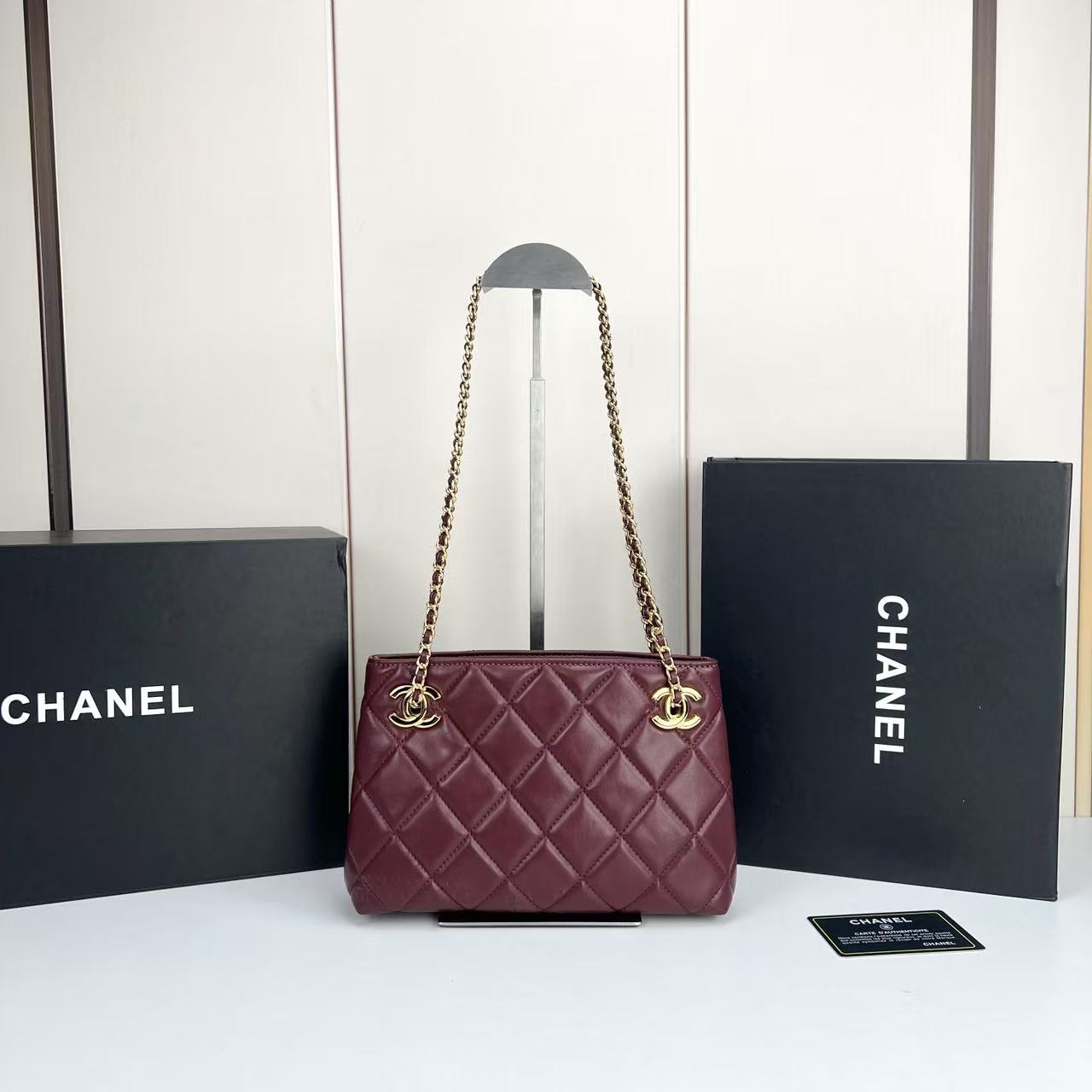 シャネル「CHANEL」ショルダーバッグ