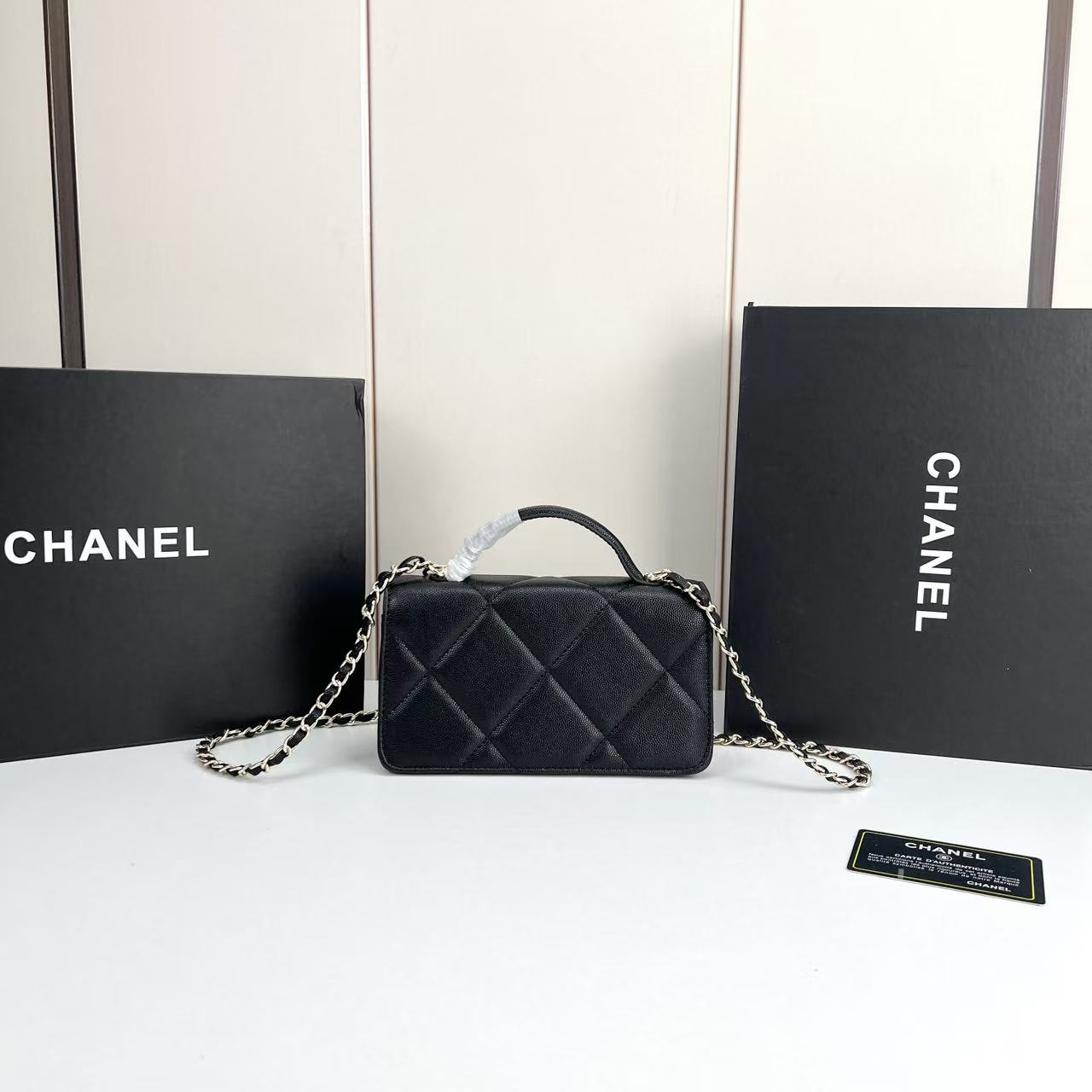  シャネル「CHANEL」ショルダーバッグ