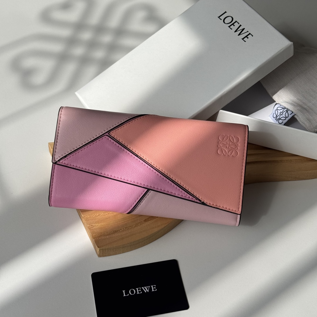 ロエベ「LOEWE」さいふ
