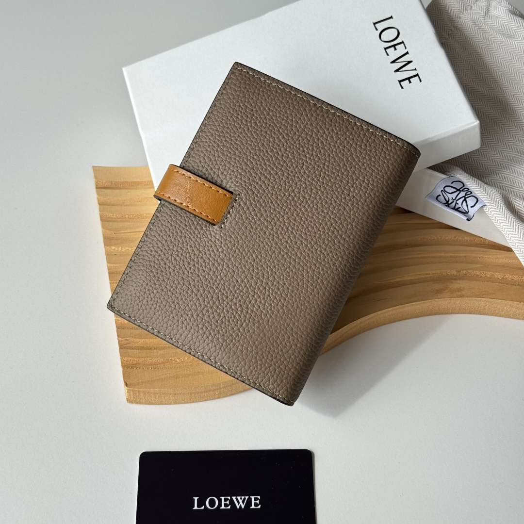 ロエベ「LOEWE」さいふ