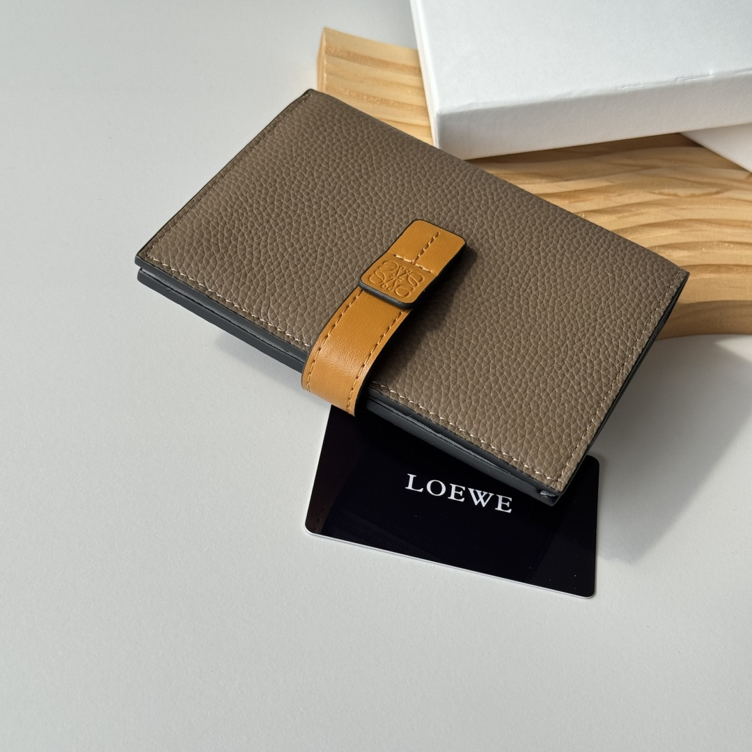 ロエベ「LOEWE」さいふ
