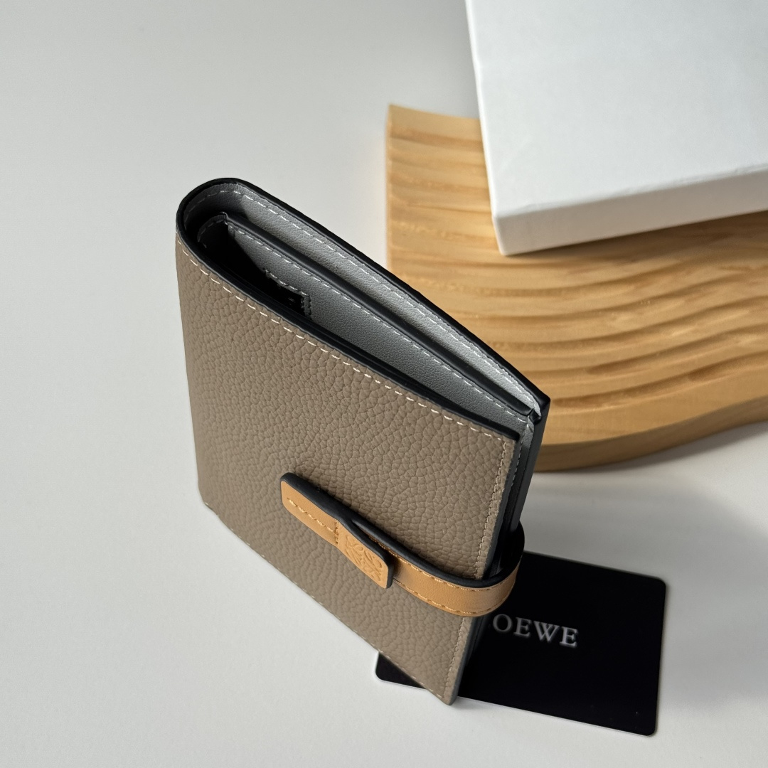 ロエベ「LOEWE」さいふ