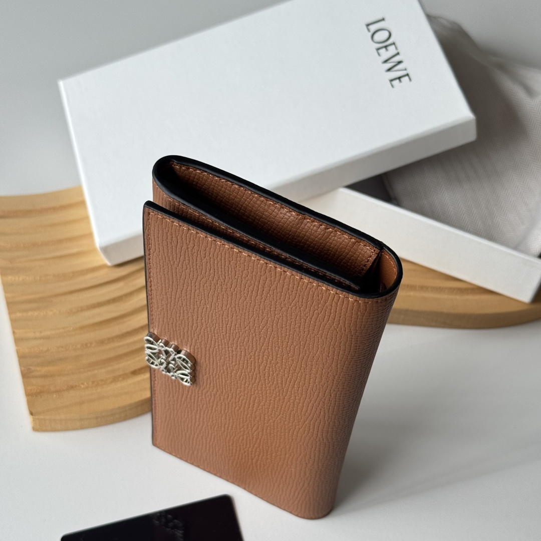 ロエベ「LOEWE」さいふ