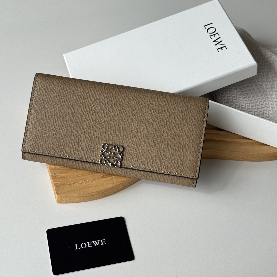 ロエベ「LOEWE」さいふ