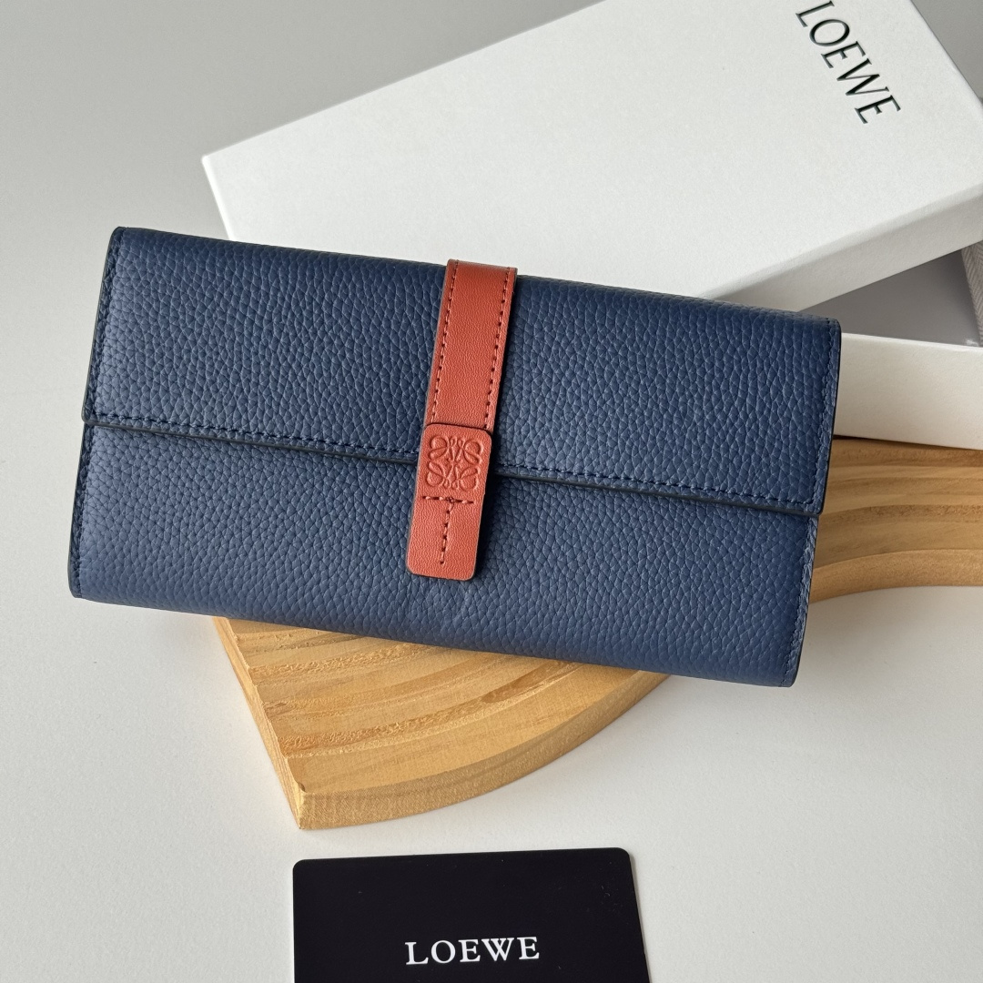 ロエベ「LOEWE」さいふ