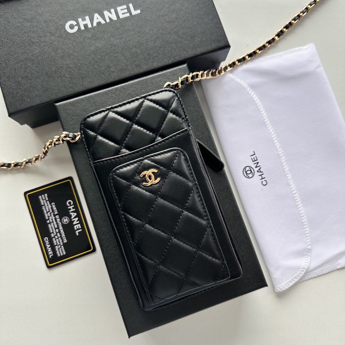 シャネル「CHANEL」ショルダーバッグ