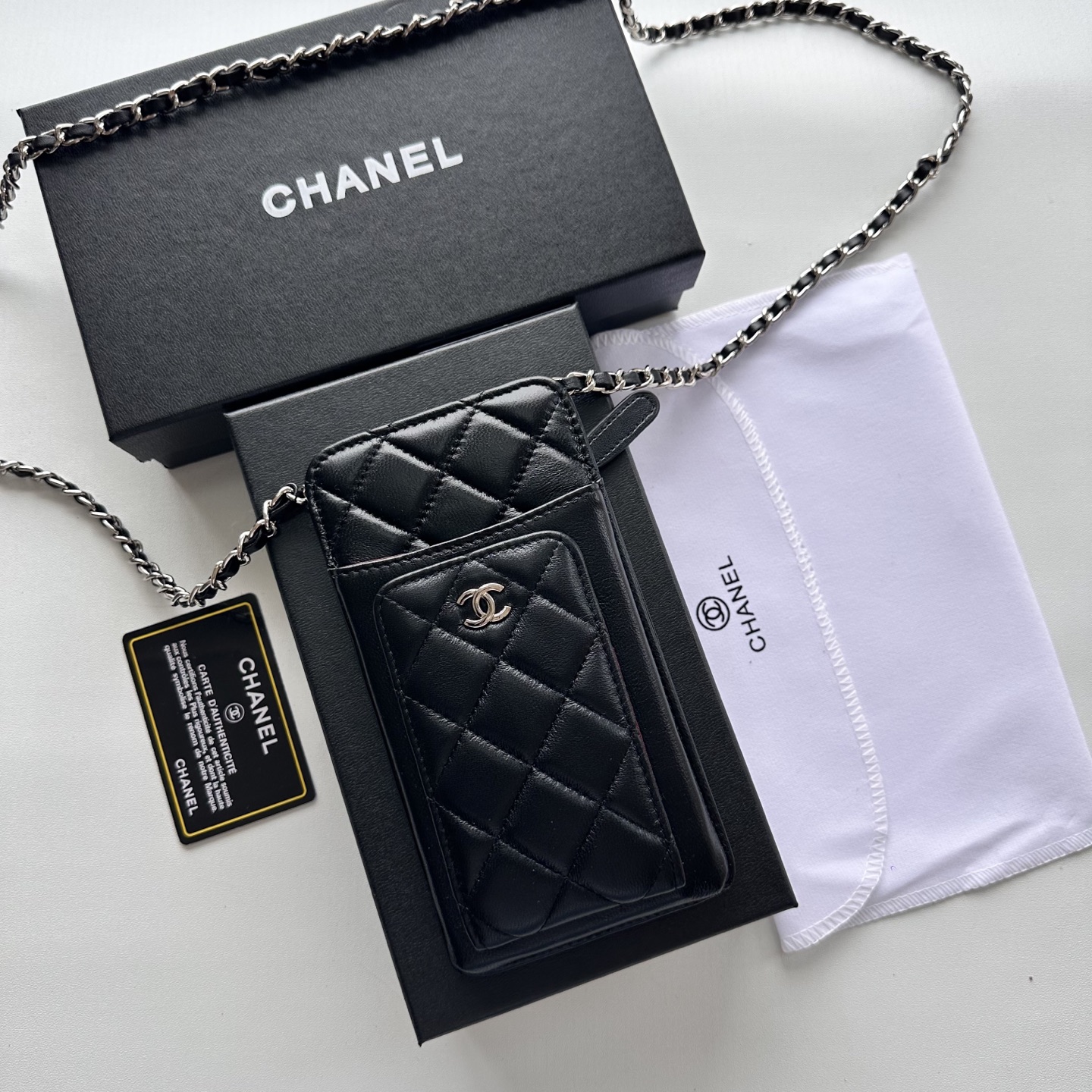シャネル「CHANEL」ショルダーバッグ