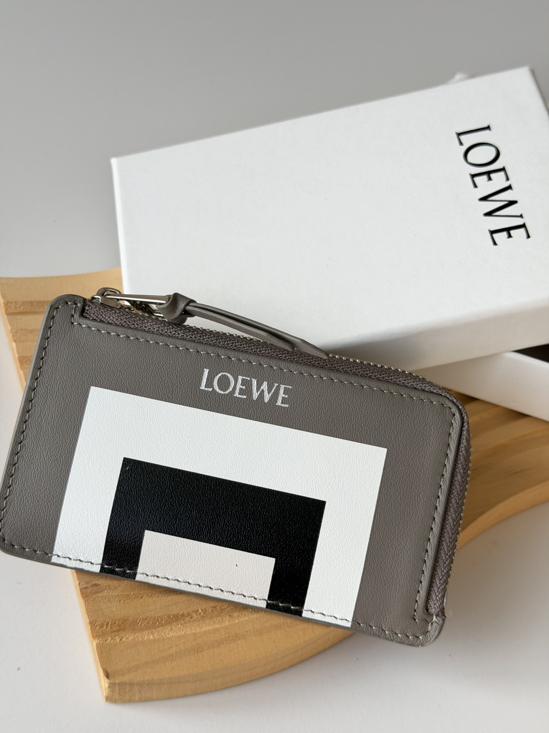 ロエベ「LOEWE」さいふ
