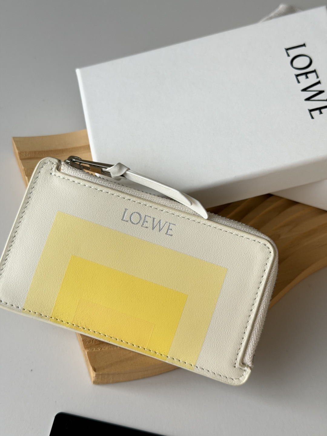 ロエベ「LOEWE」さいふ