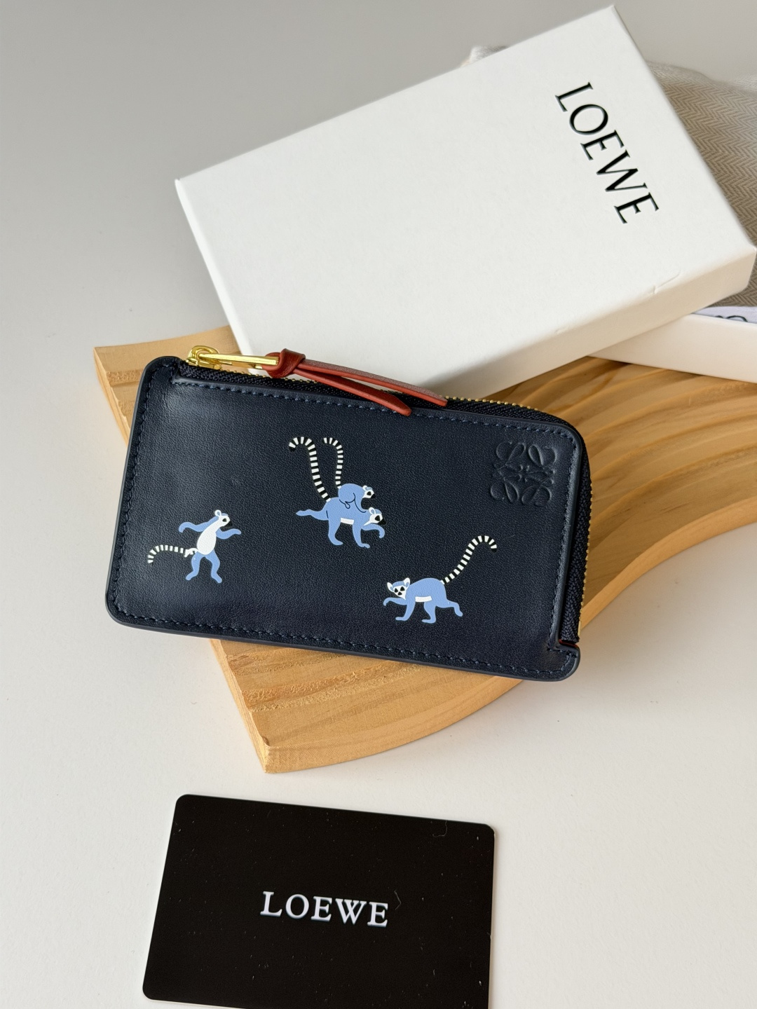 ロエベ「LOEWE」さいふ