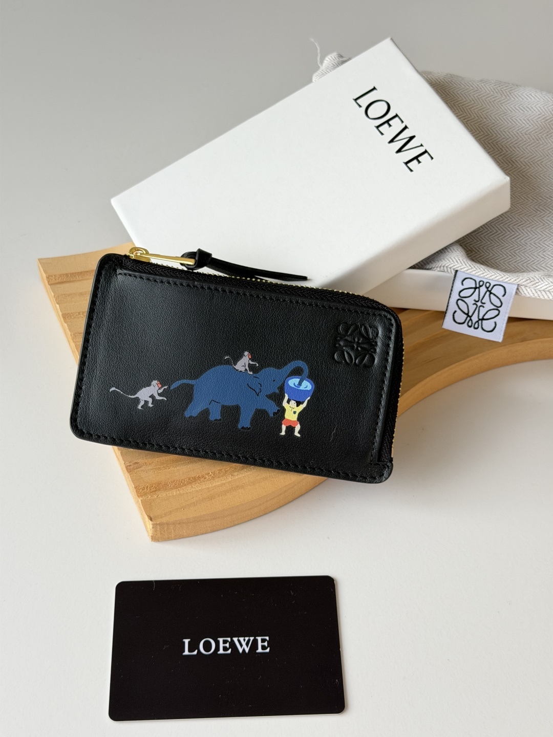 ロエベ「LOEWE」さいふ