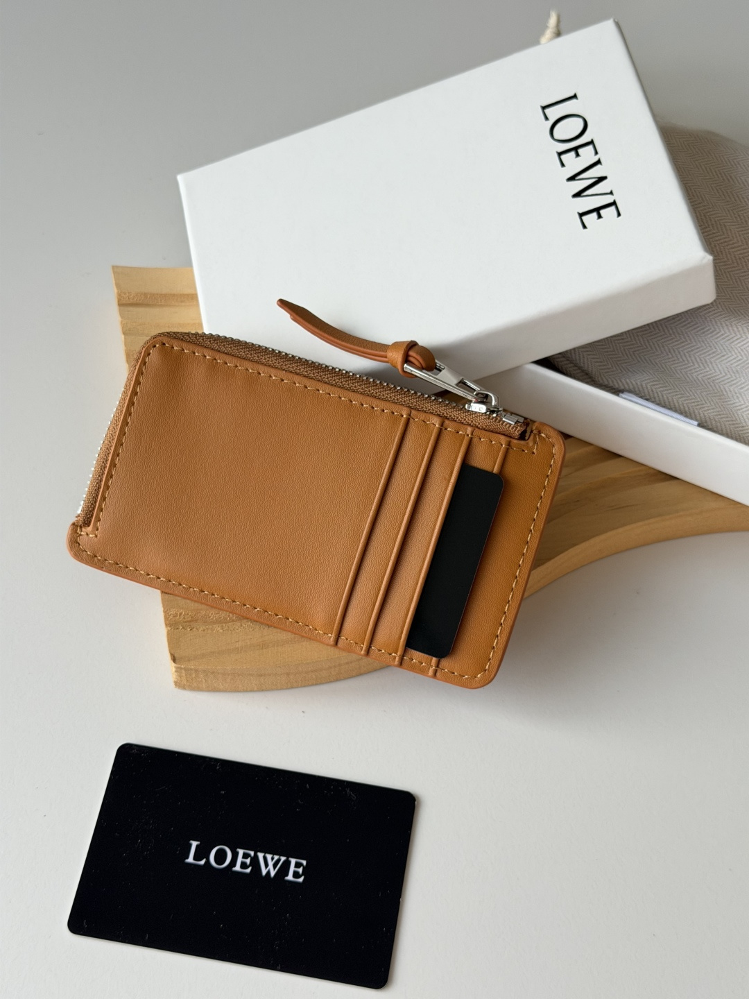 ロエベ「LOEWE」さいふ