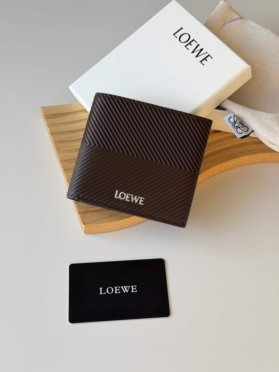 ロエベ「LOEWE」さいふ