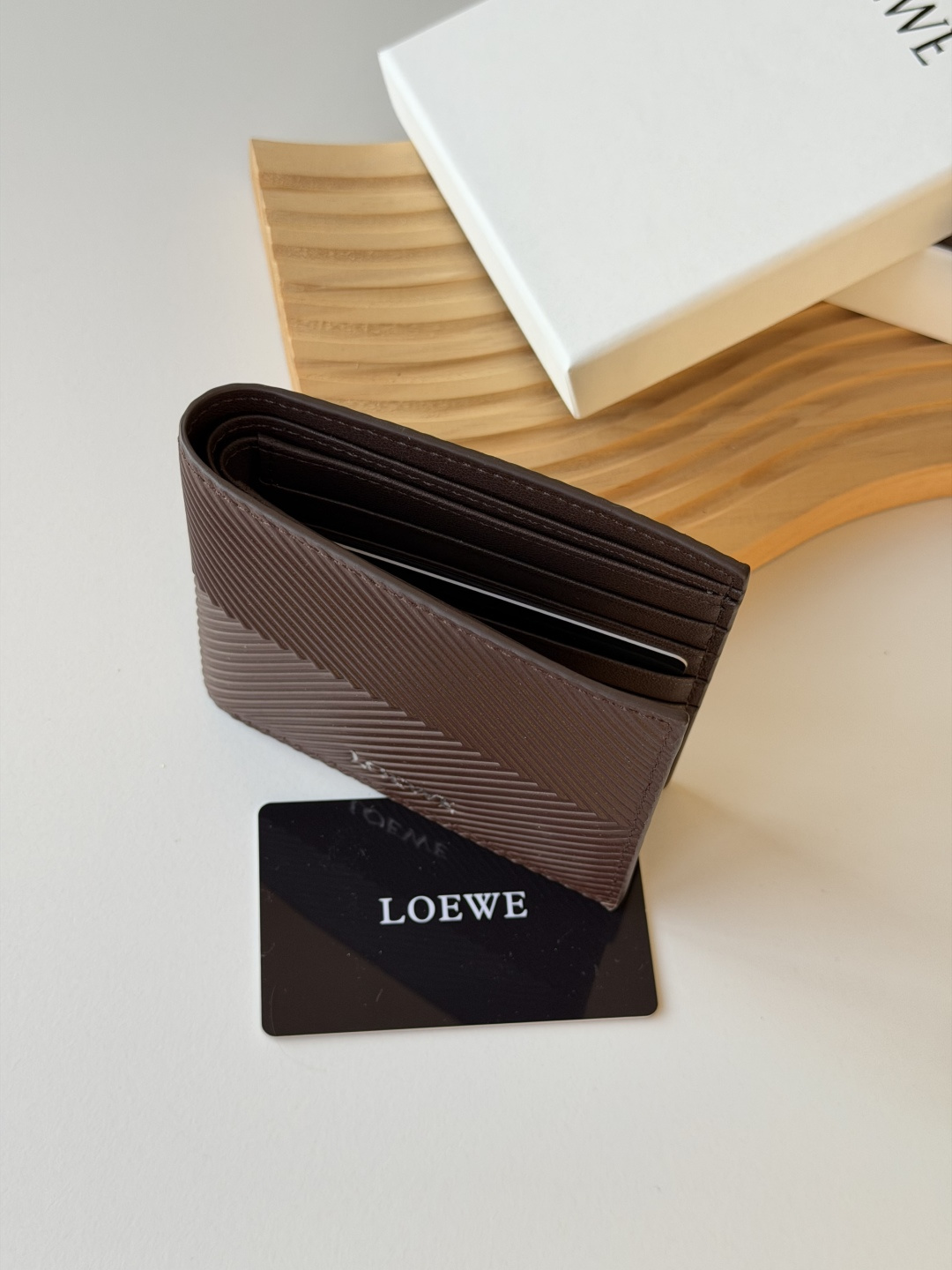 ロエベ「LOEWE」さいふ