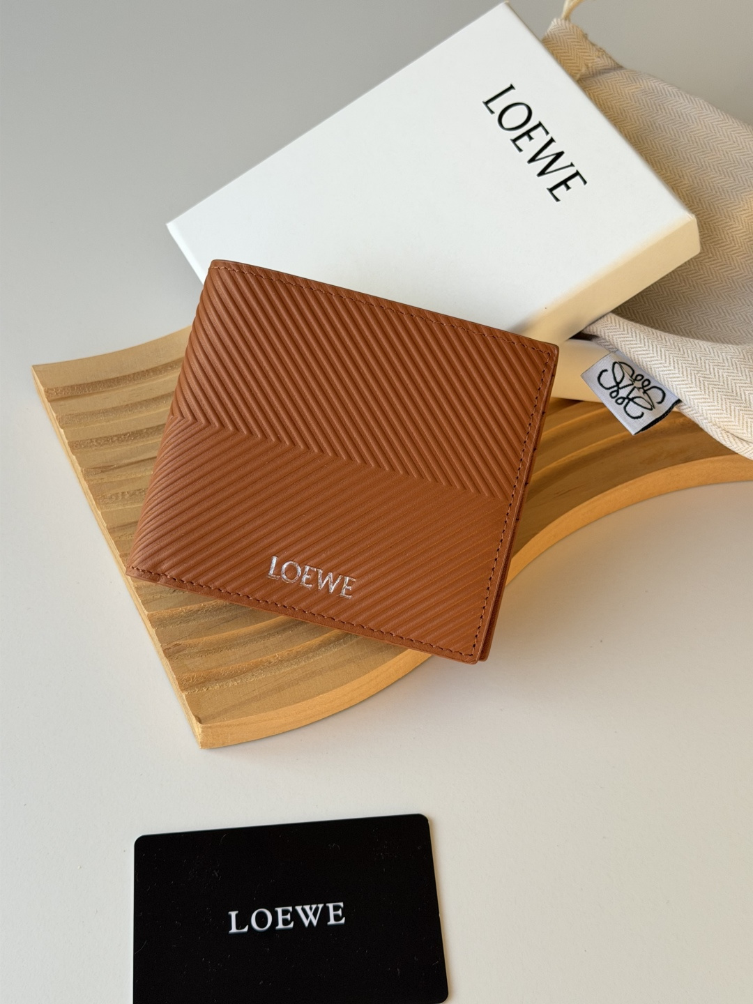ロエベ「LOEWE」さいふ