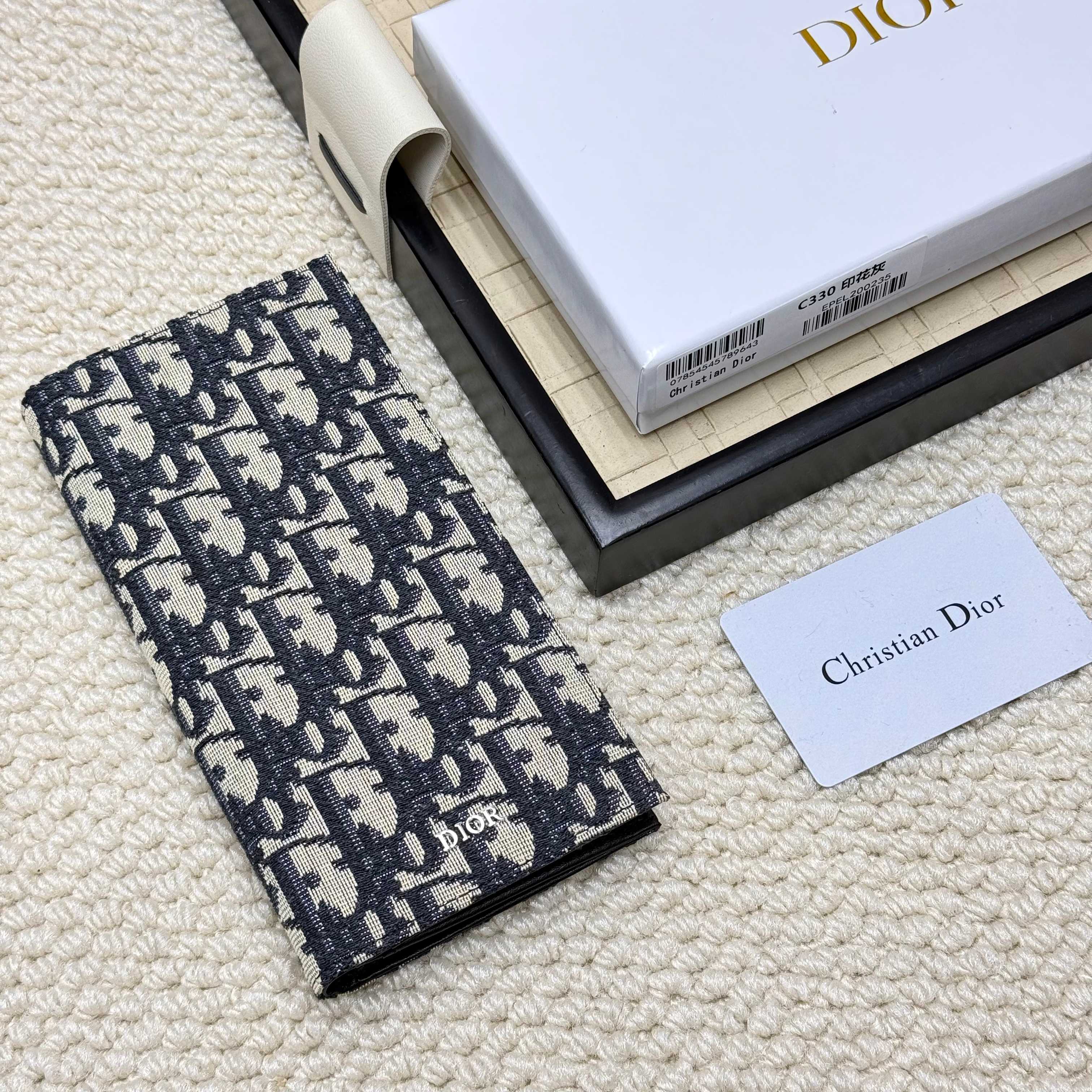 ディオール「Dior」さいふ