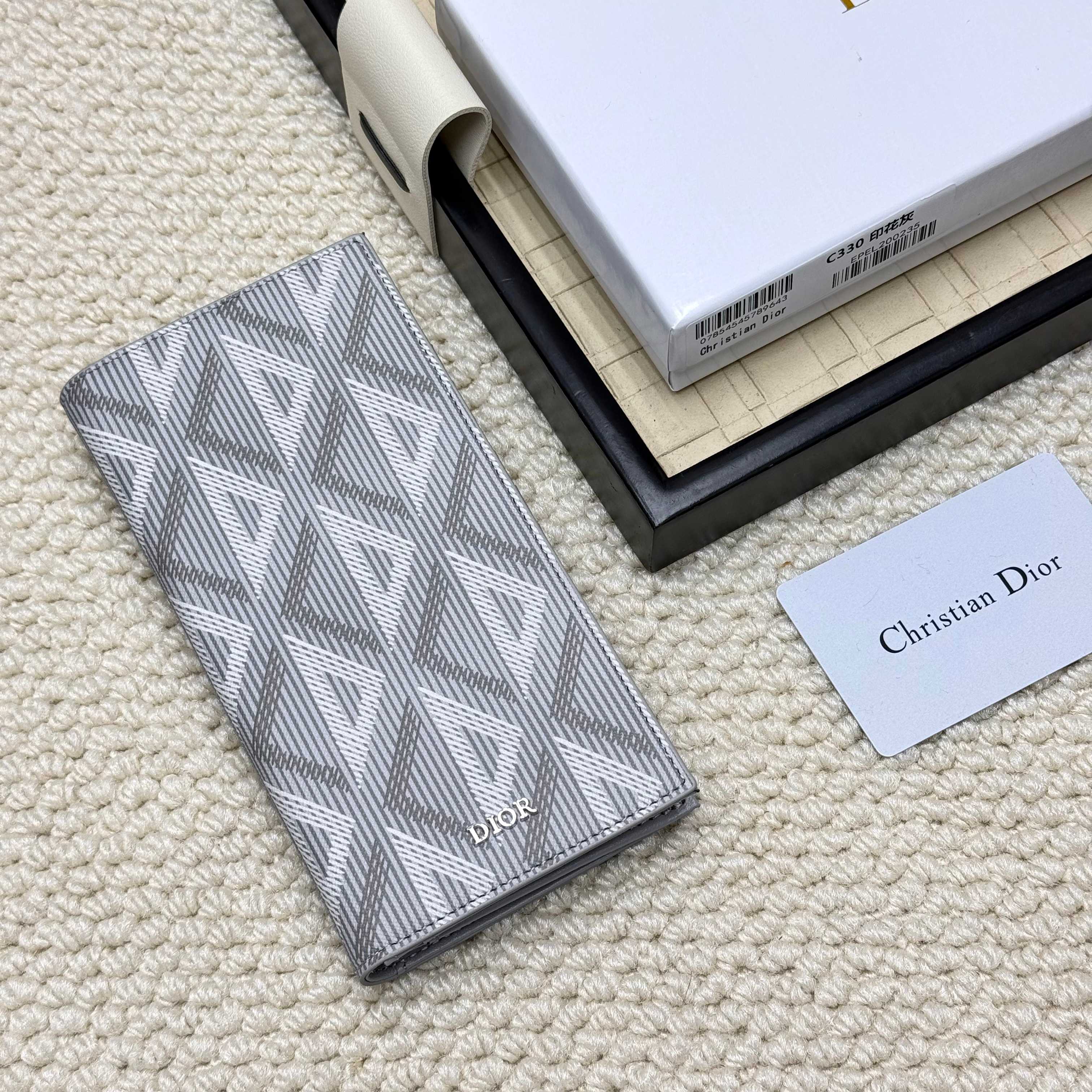 ディオール「Dior」さいふ