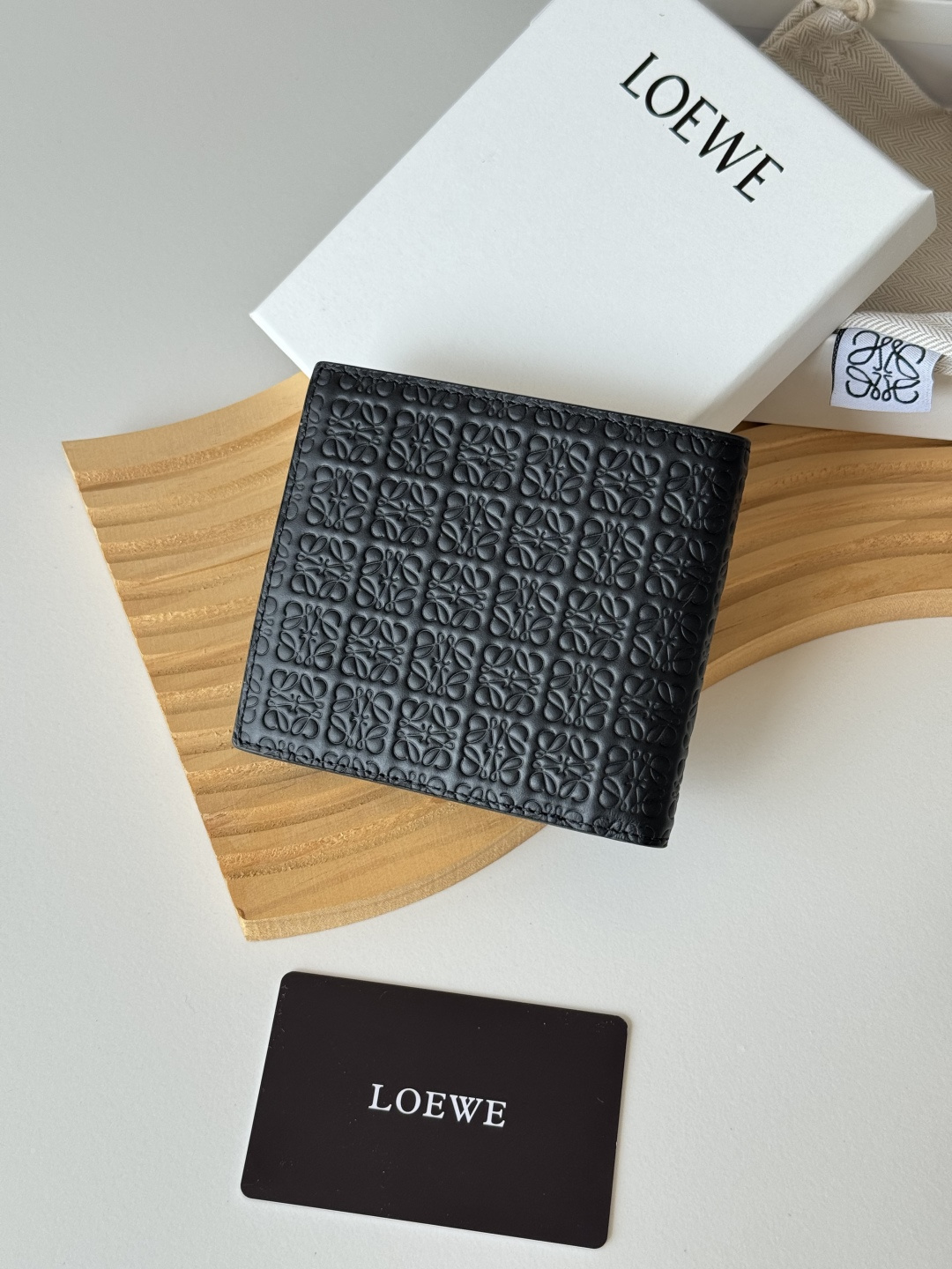 ロエベ「LOEWE」さいふ