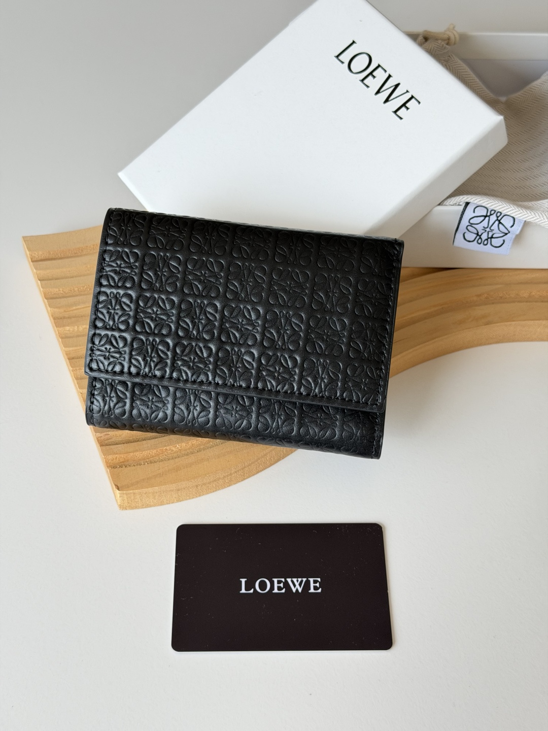 ロエベ「LOEWE」さいふ