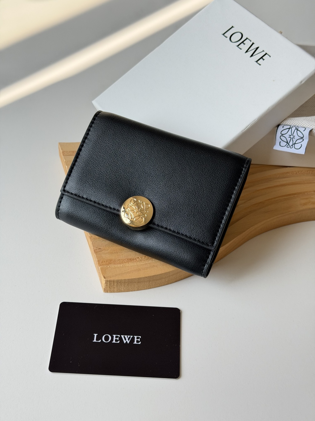 ロエベ「LOEWE」さいふ