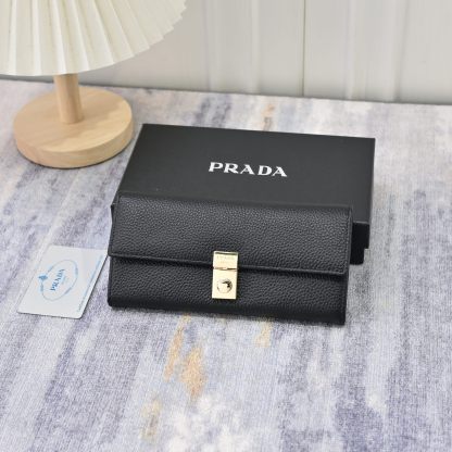 プラダ「Prada」さいふ	