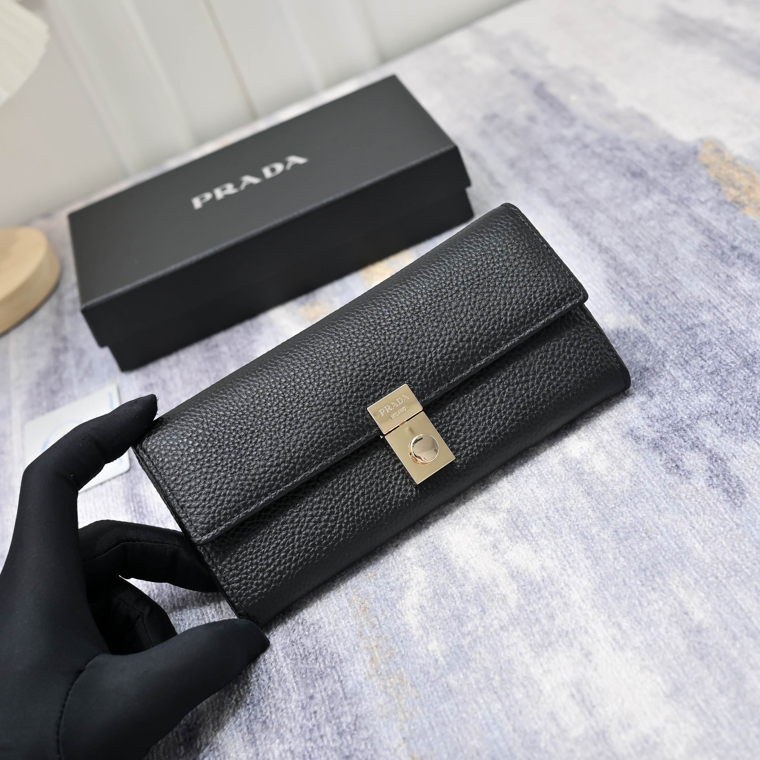 プラダ「Prada」さいふ	