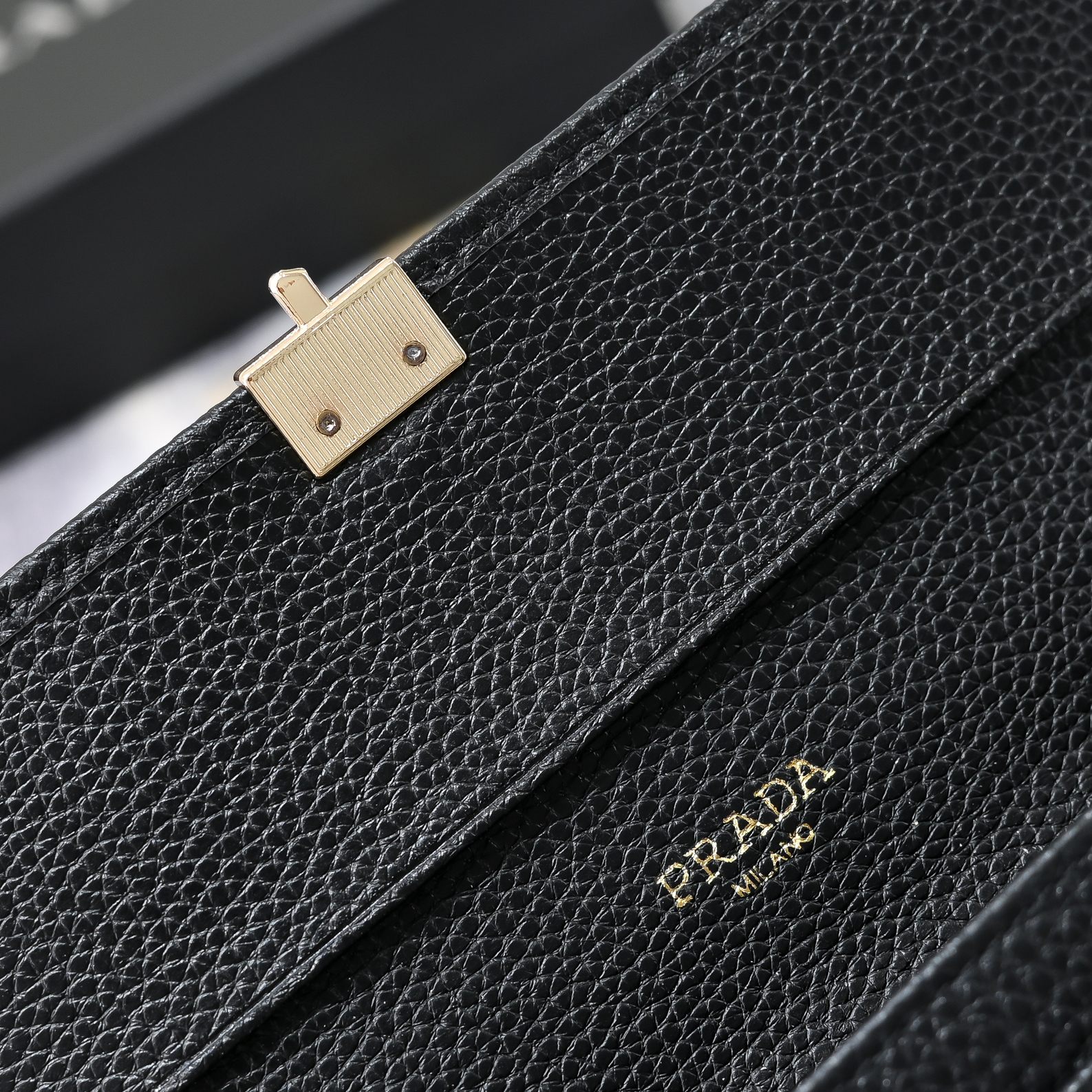 プラダ「Prada」さいふ	