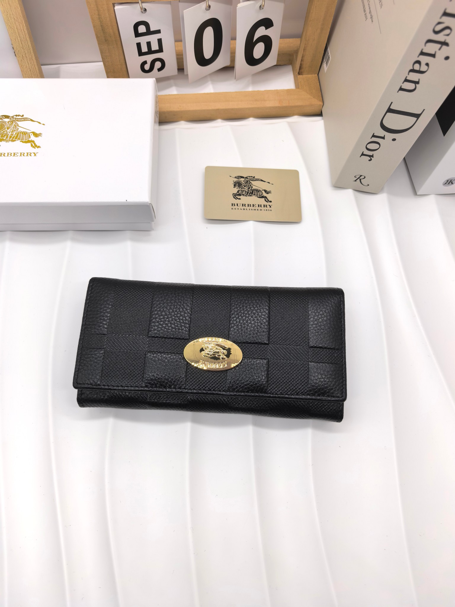バーバリー「Burberry」さいふ  