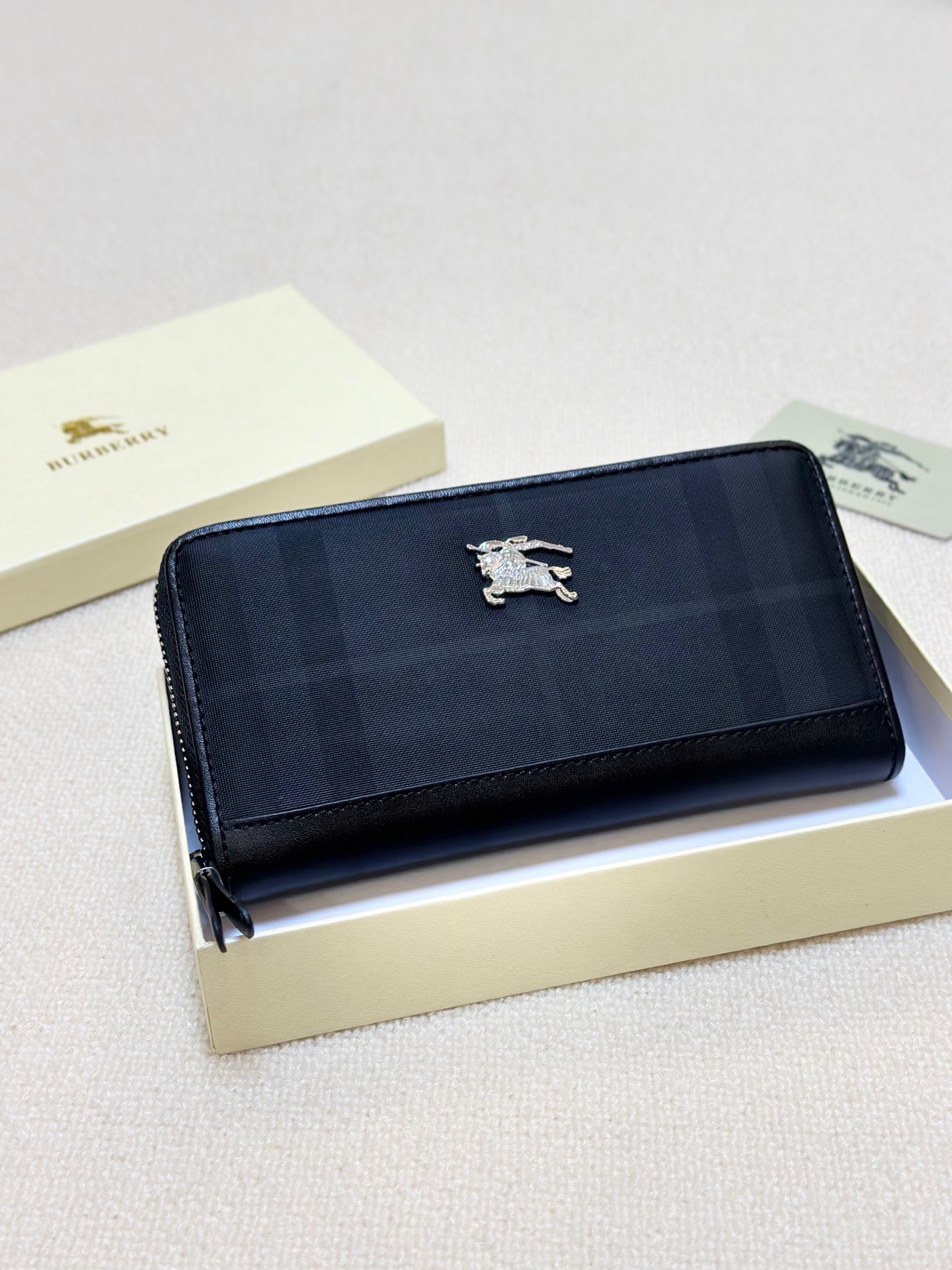 バーバリー「Burberry」さいふ  