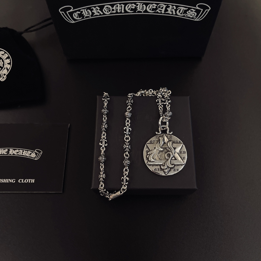 「Chrome Hearts」アクセサリー