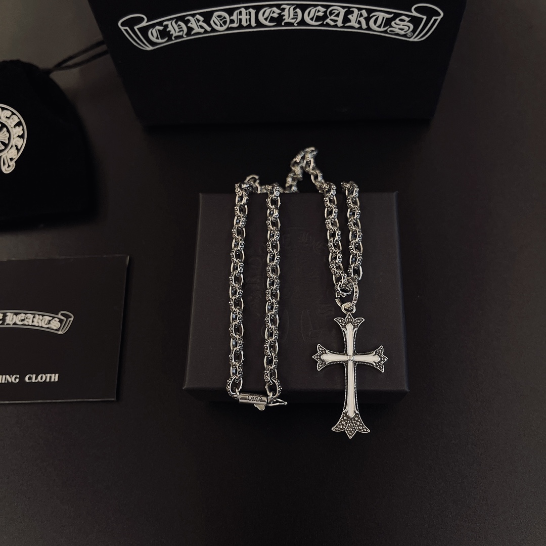 「Chrome Hearts」アクセサリー