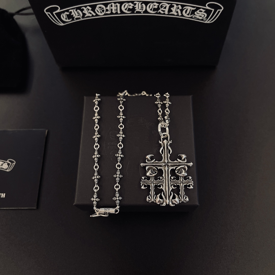 「Chrome Hearts」アクセサリー