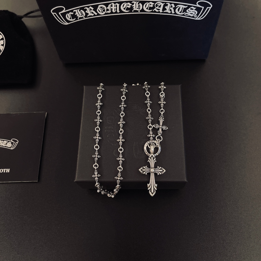 「Chrome Hearts」アクセサリー