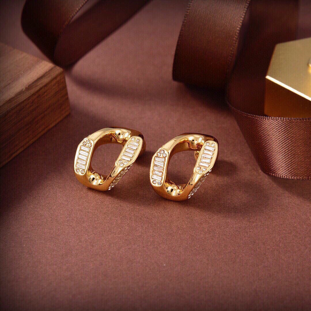 バーバリー「Burberry」ピアス