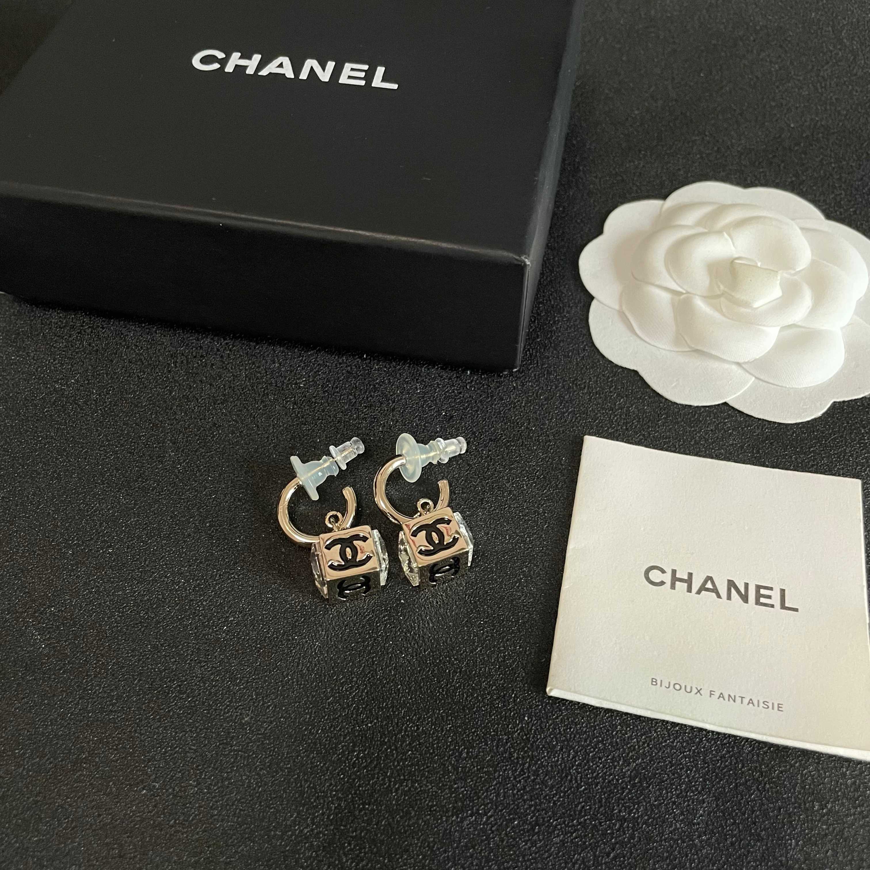  シャネル「CHANEL」ピアス