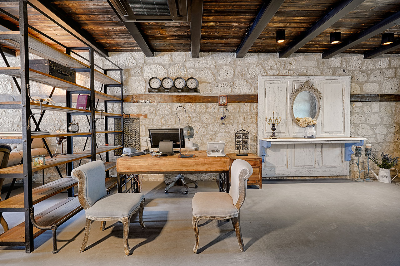 Rustic interior design example