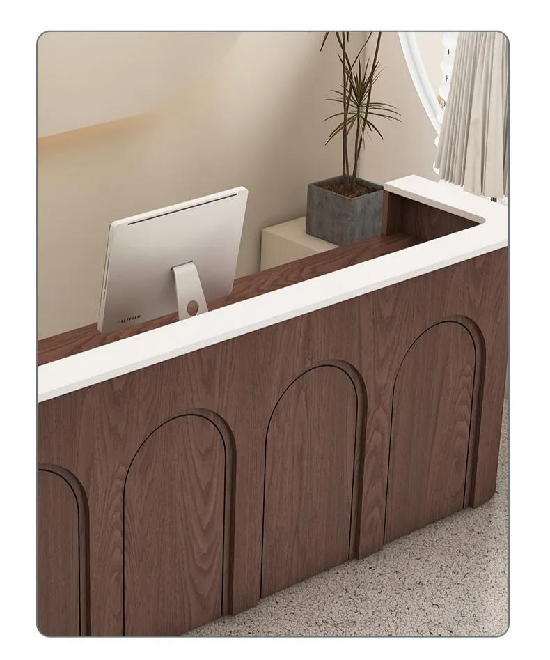 Spacious countertop with warm wood-look design