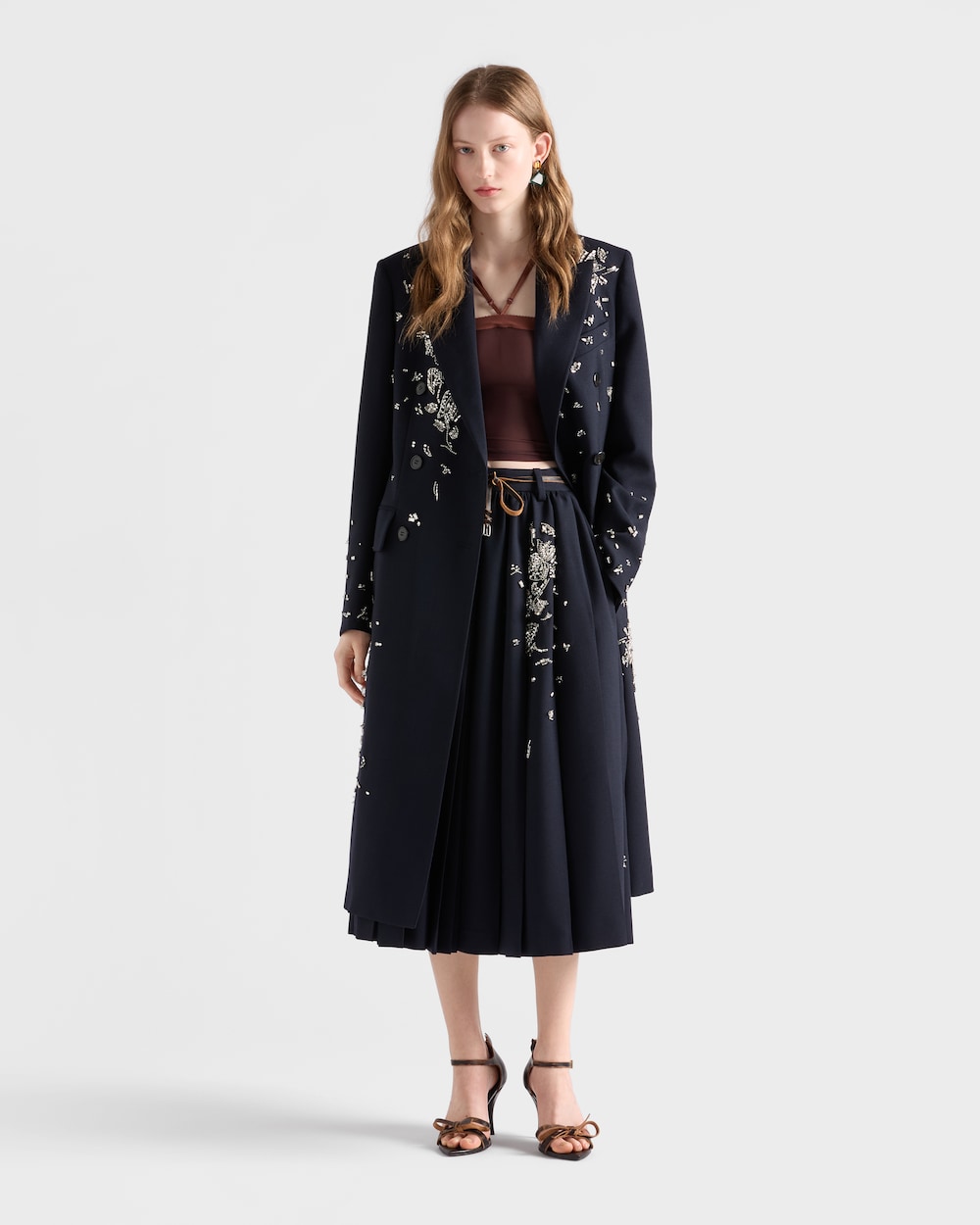 美品　PRADAプラダ　フラワーエンブロイダリー レーススカート　濃紺　40 美品 PRADAプラダ フラワーエンブロイダリー レーススカート 濃紺 40