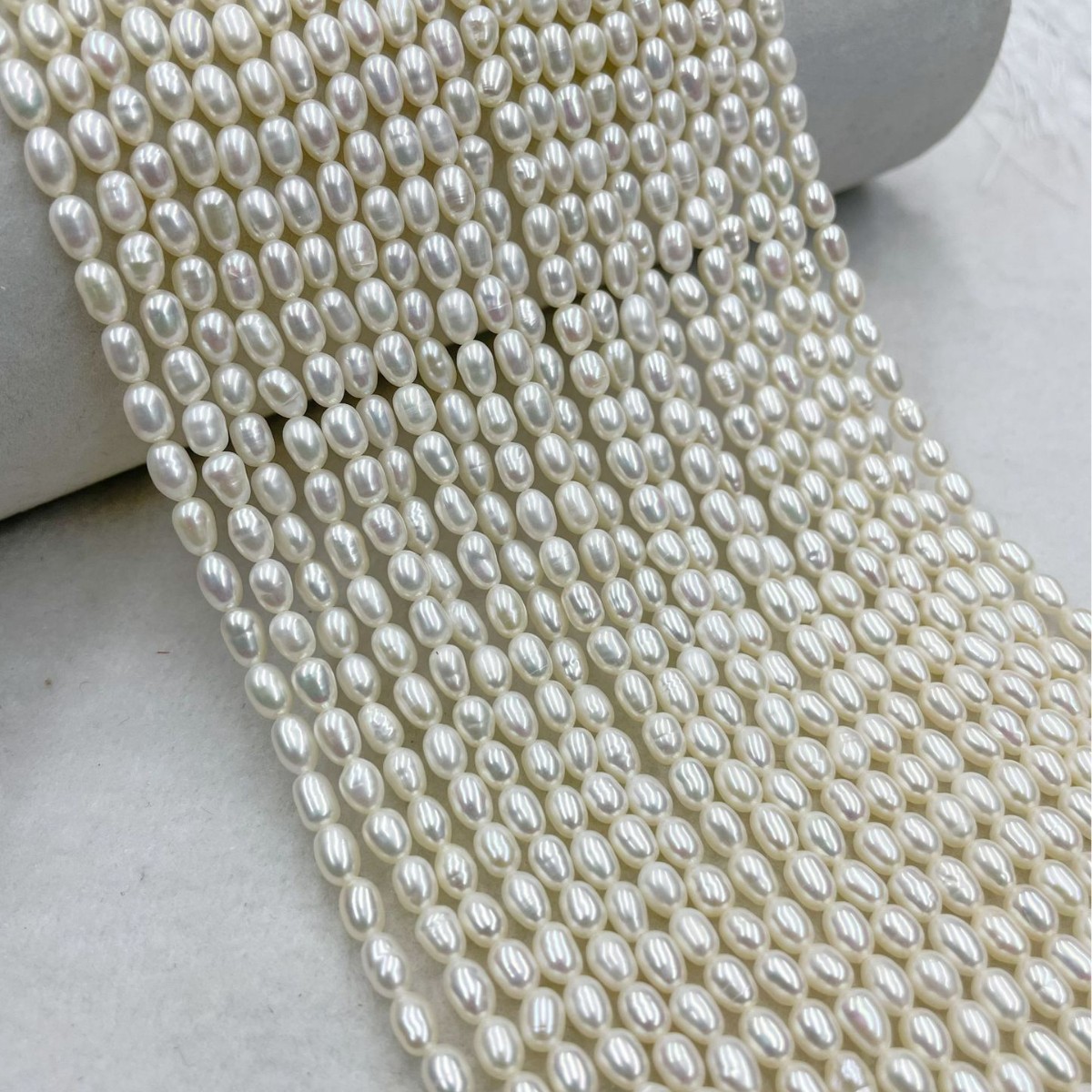 4A Grade Natural Freshwater Rice Pearl Beads, 3-6mm White Oval Loose Pearls Strand for DIY Jewelry Making, 39cm