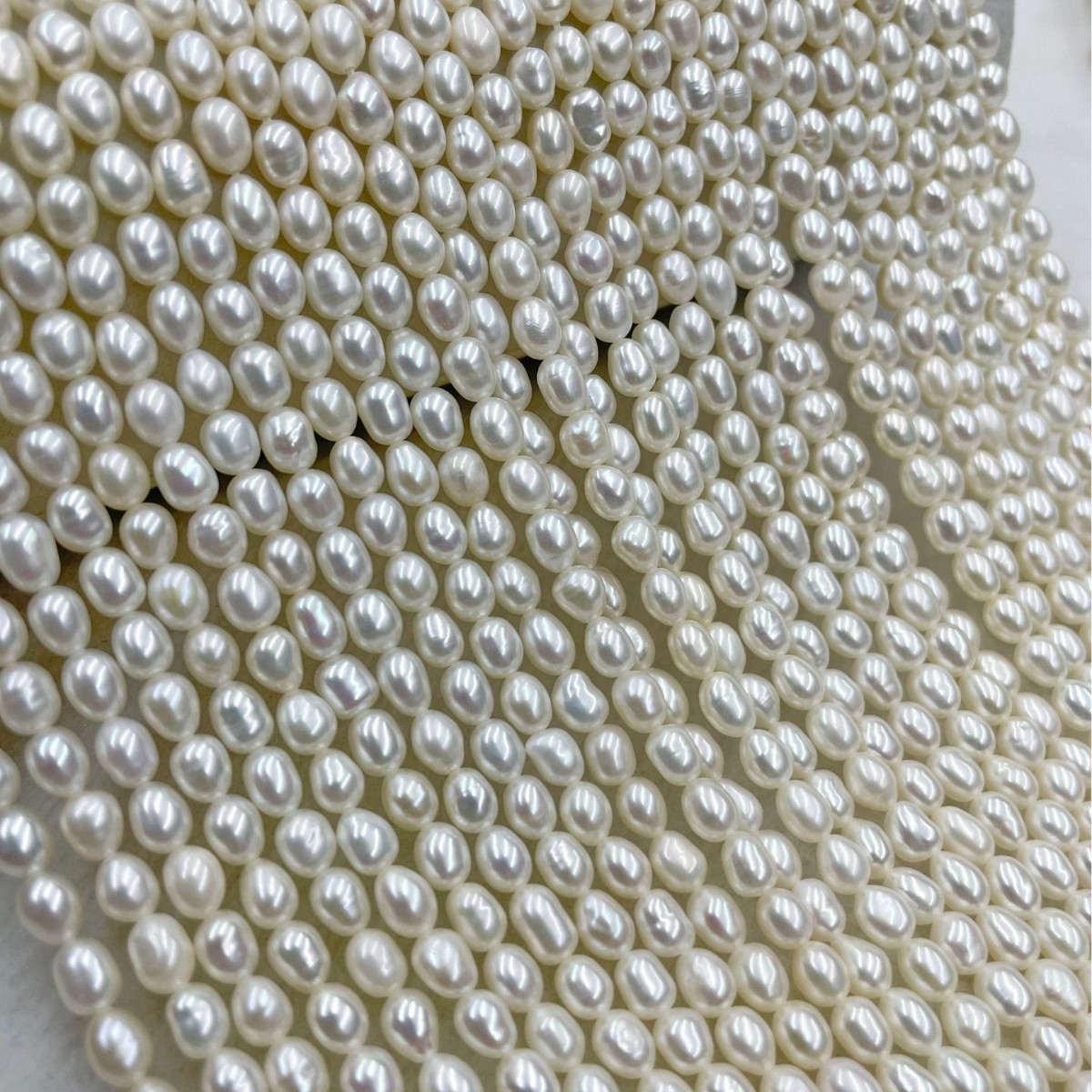 4A Grade Natural Freshwater Rice Pearl Beads, 3-6mm White Oval Loose Pearls Strand for DIY Jewelry Making, 39cm